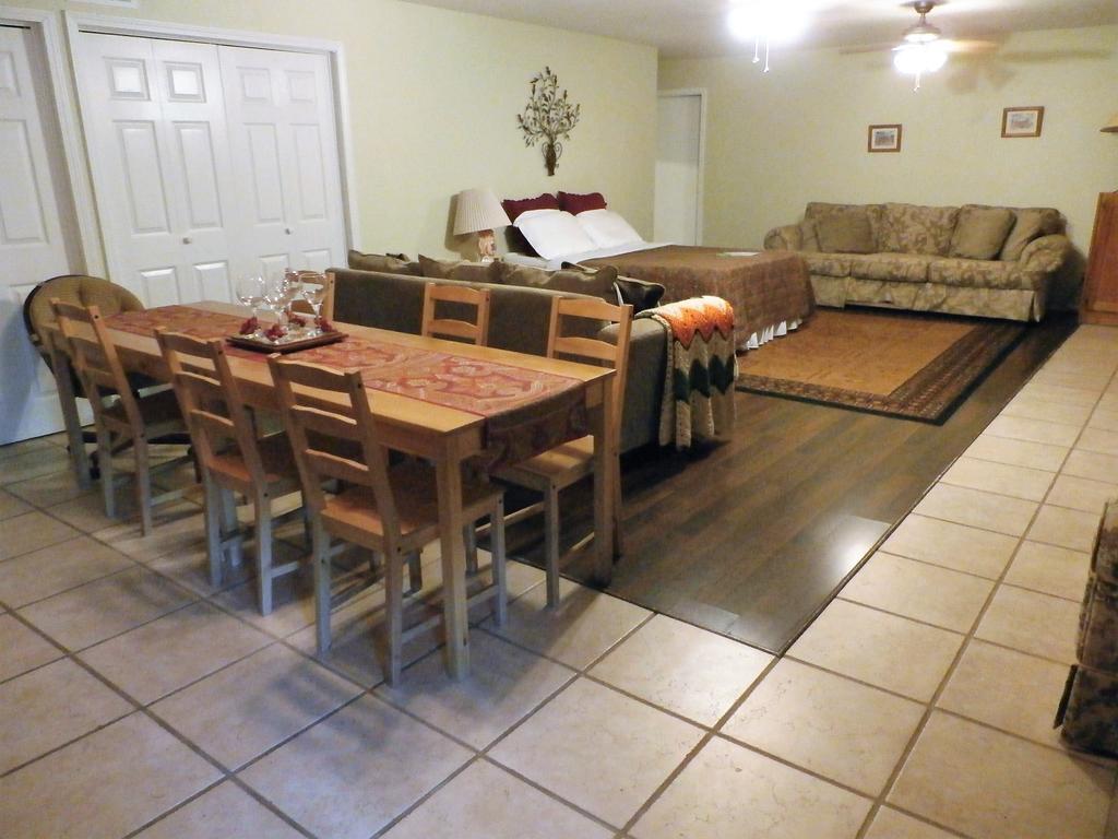 Charming Downstairs Unit Oakhurst Exterior foto